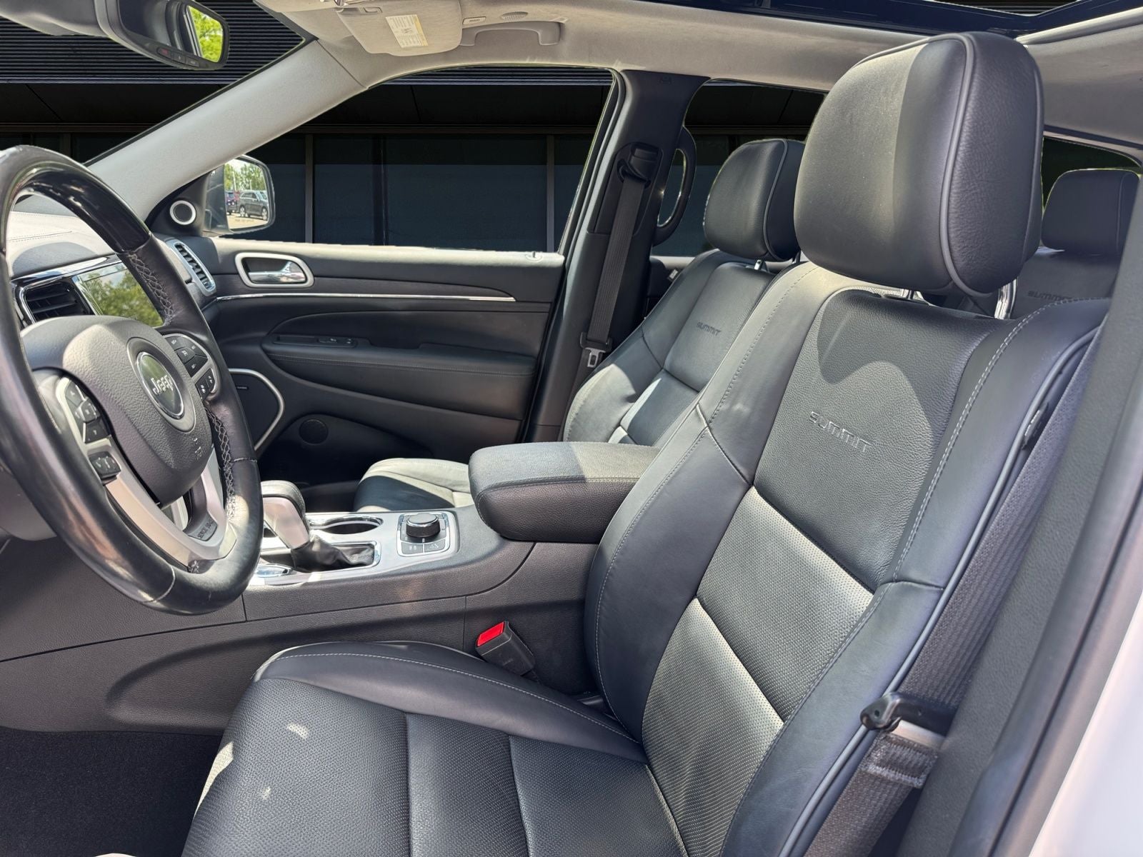 2020 Jeep Grand Cherokee Summit