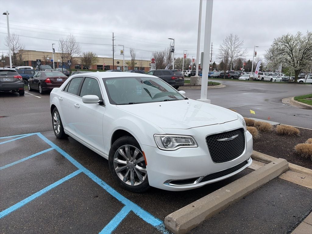 2015 Chrysler 300 Limited