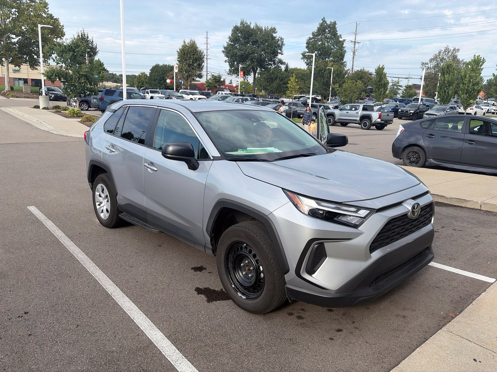 2025 Toyota RAV4 LE