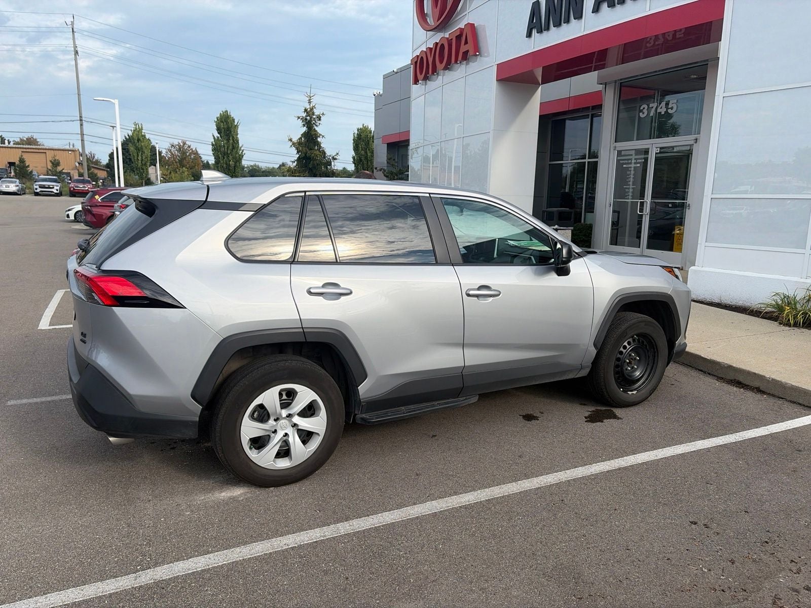 2025 Toyota RAV4 LE