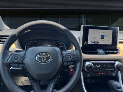 2025 Toyota RAV4 LE