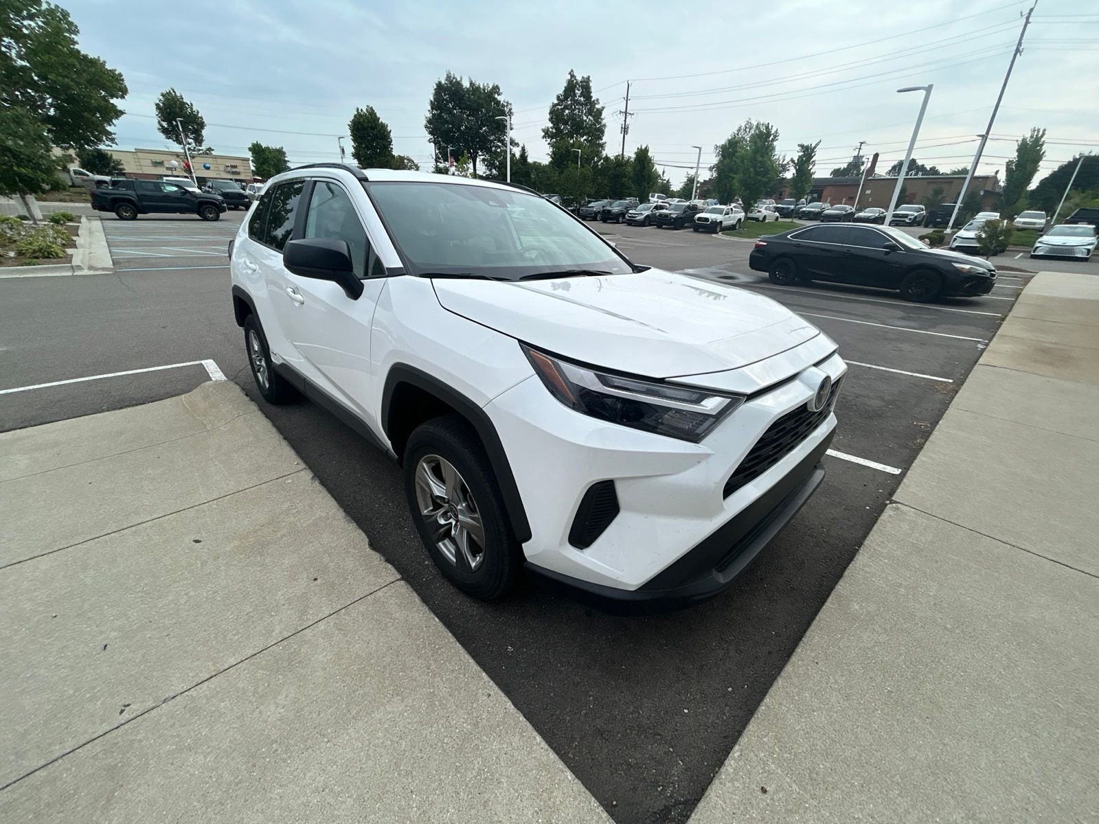 2024 Toyota RAV4 Hybrid LE