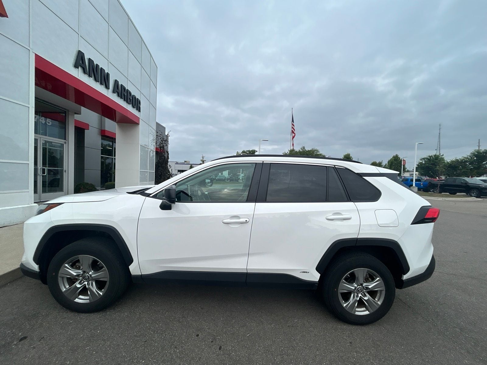 2024 Toyota RAV4 Hybrid LE