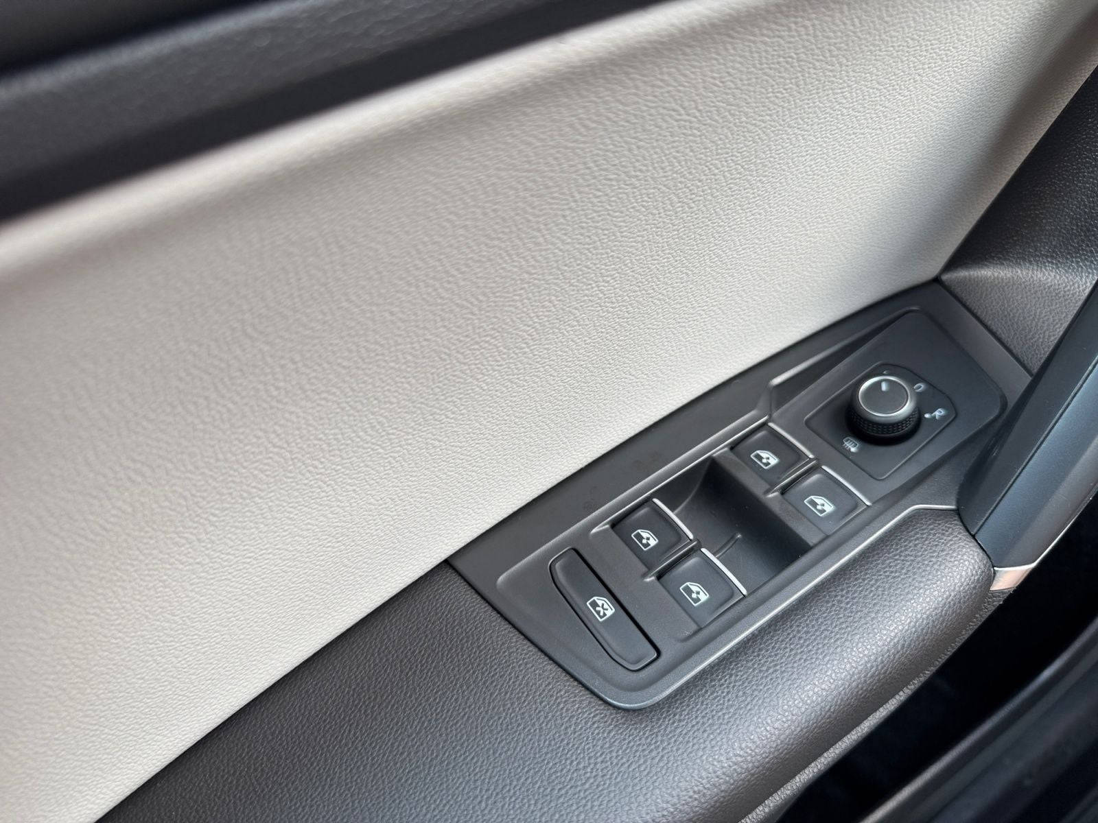 2020 Volkswagen Tiguan 2.0T SEL 4Motion