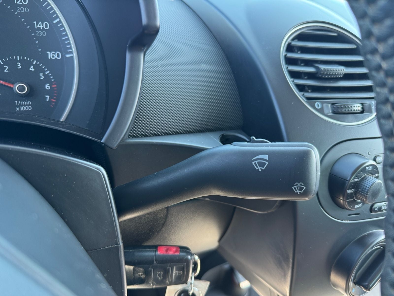 2009 Volkswagen Beetle 2.5L Black Tie Edition