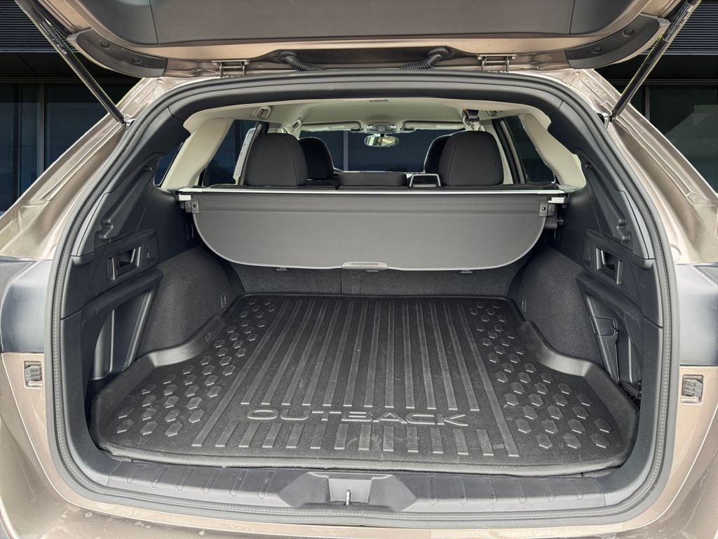 2024 Subaru Outback Premium *LIFETIME POWERTRAIN*