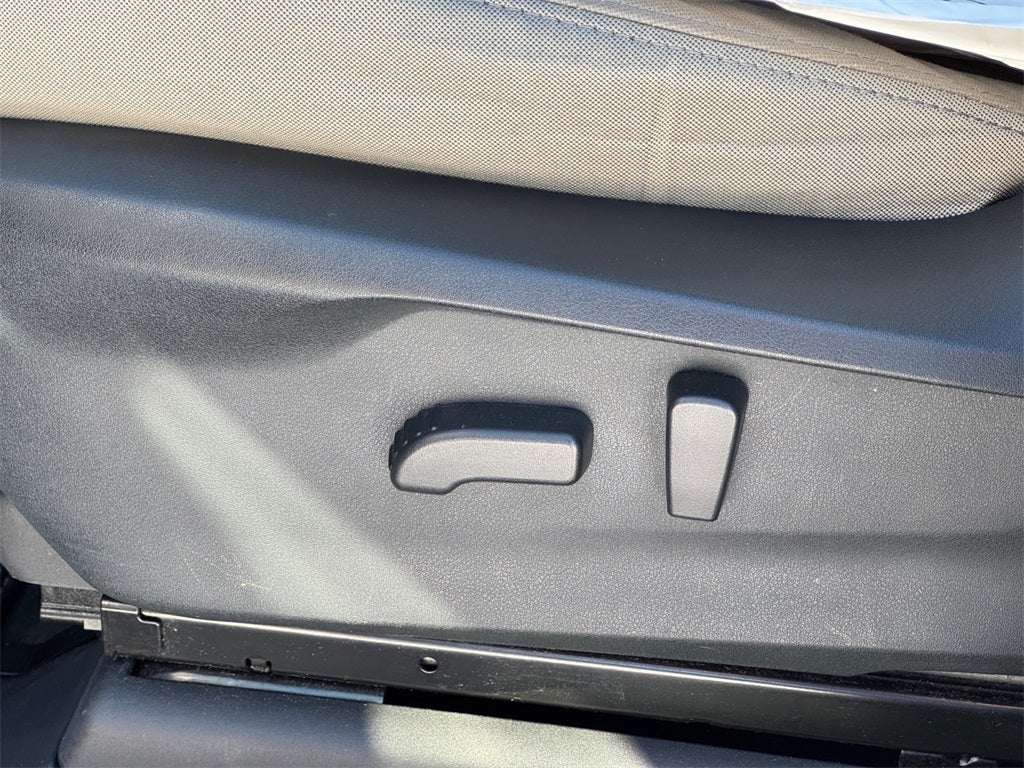 2023 Subaru Ascent Premium *LIFETIME POWERTRAIN*