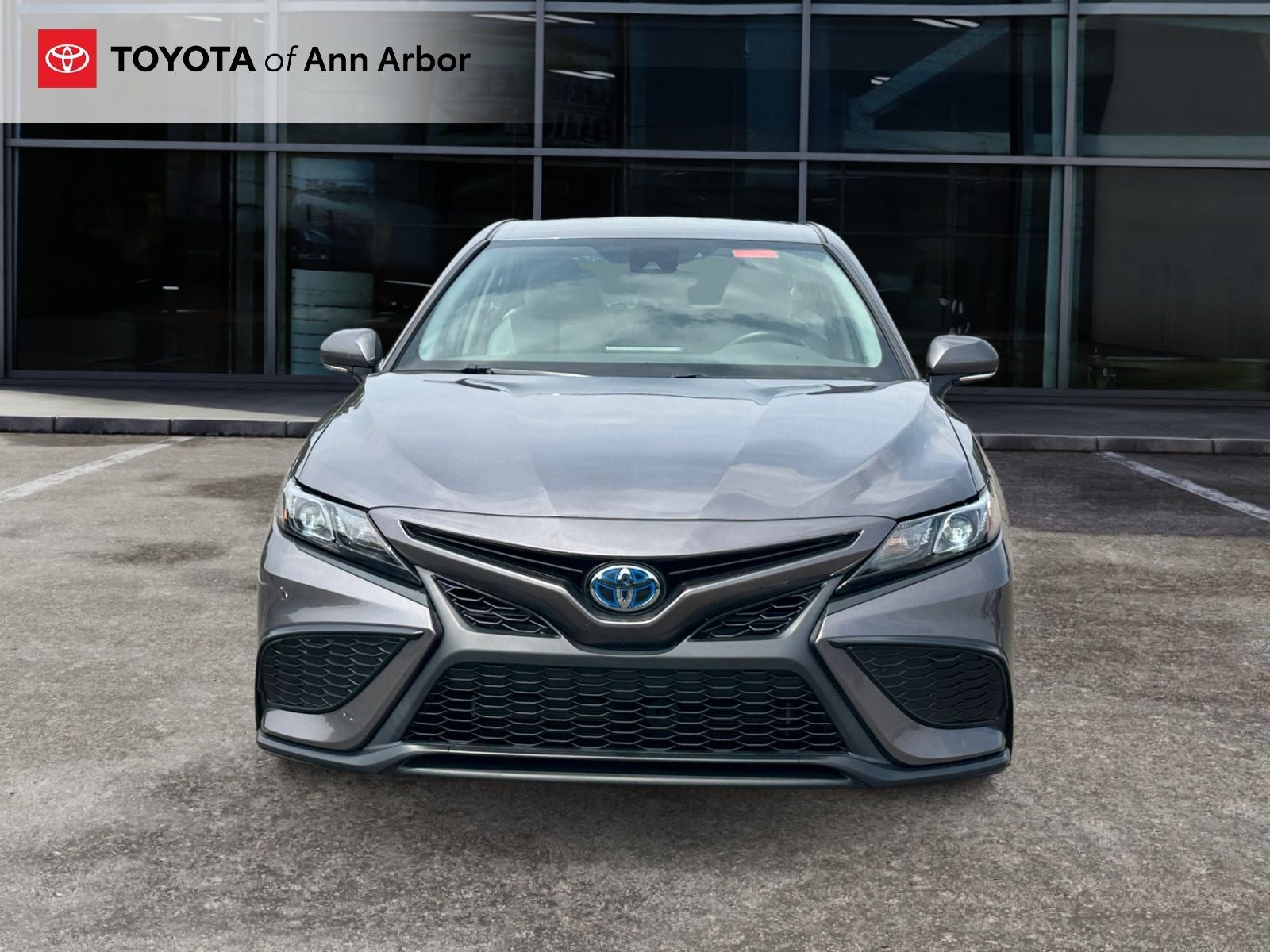 2024 Toyota Camry Hybrid SE