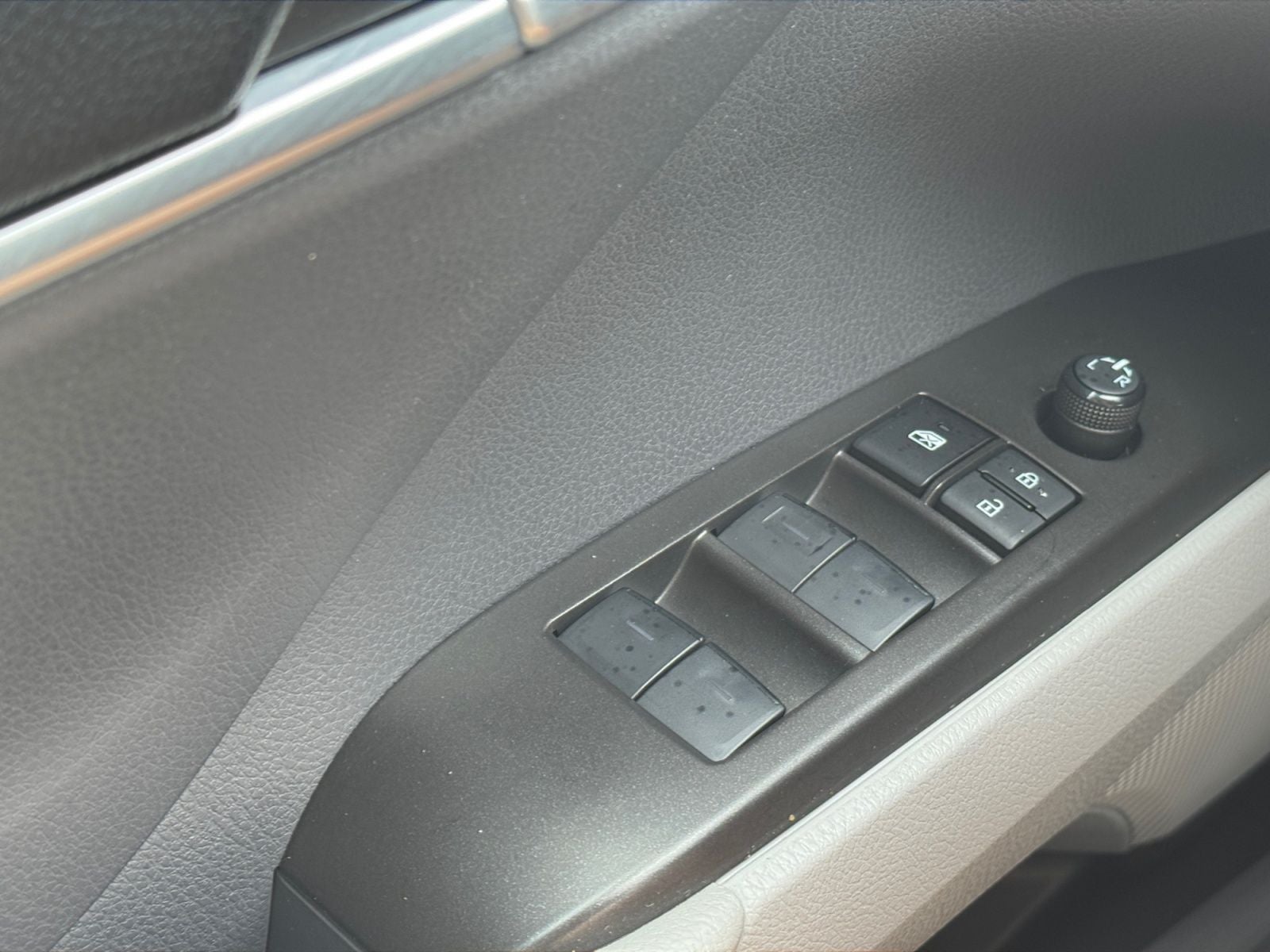 2024 Toyota Camry Hybrid SE