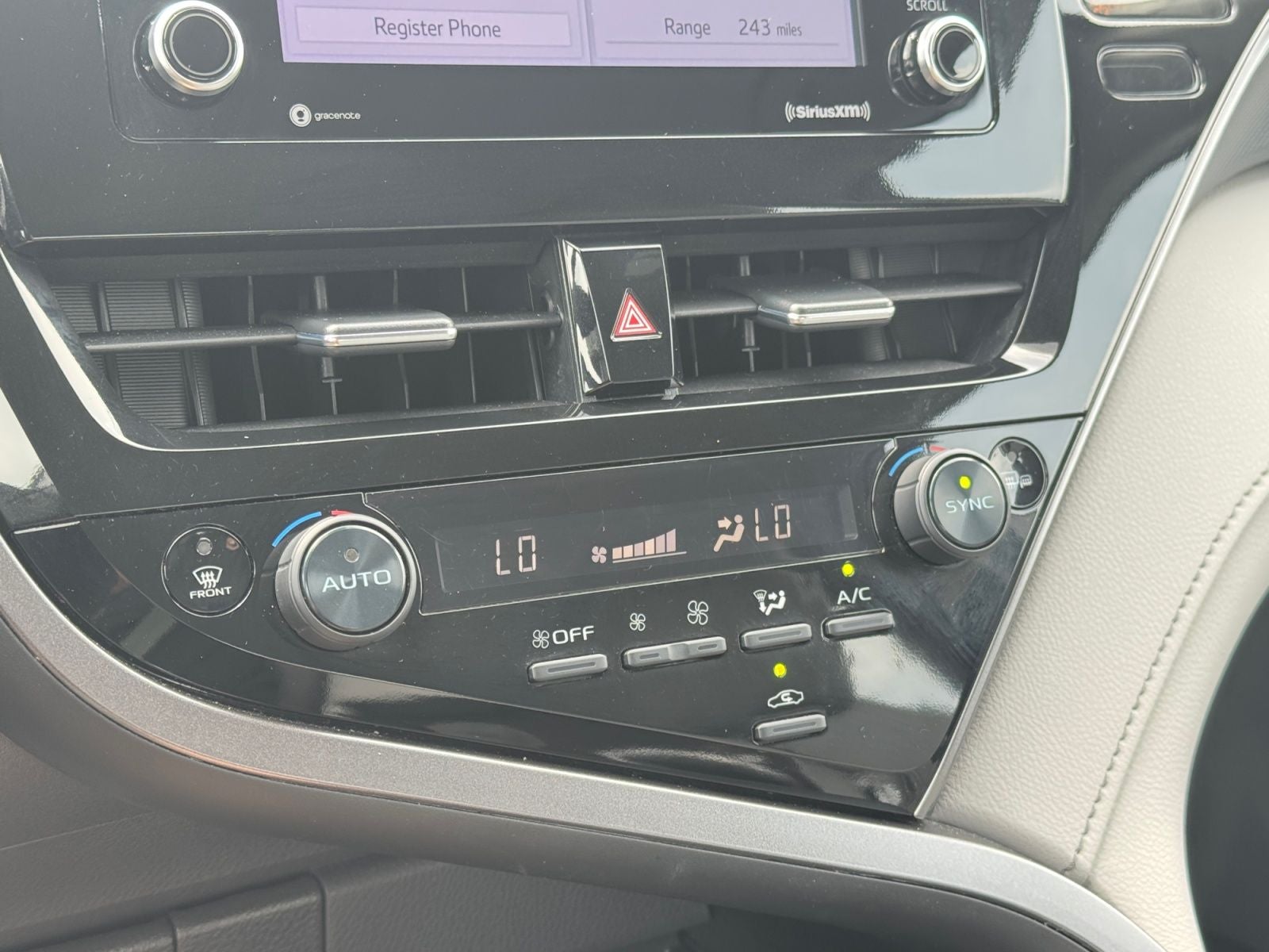 2024 Toyota Camry Hybrid SE