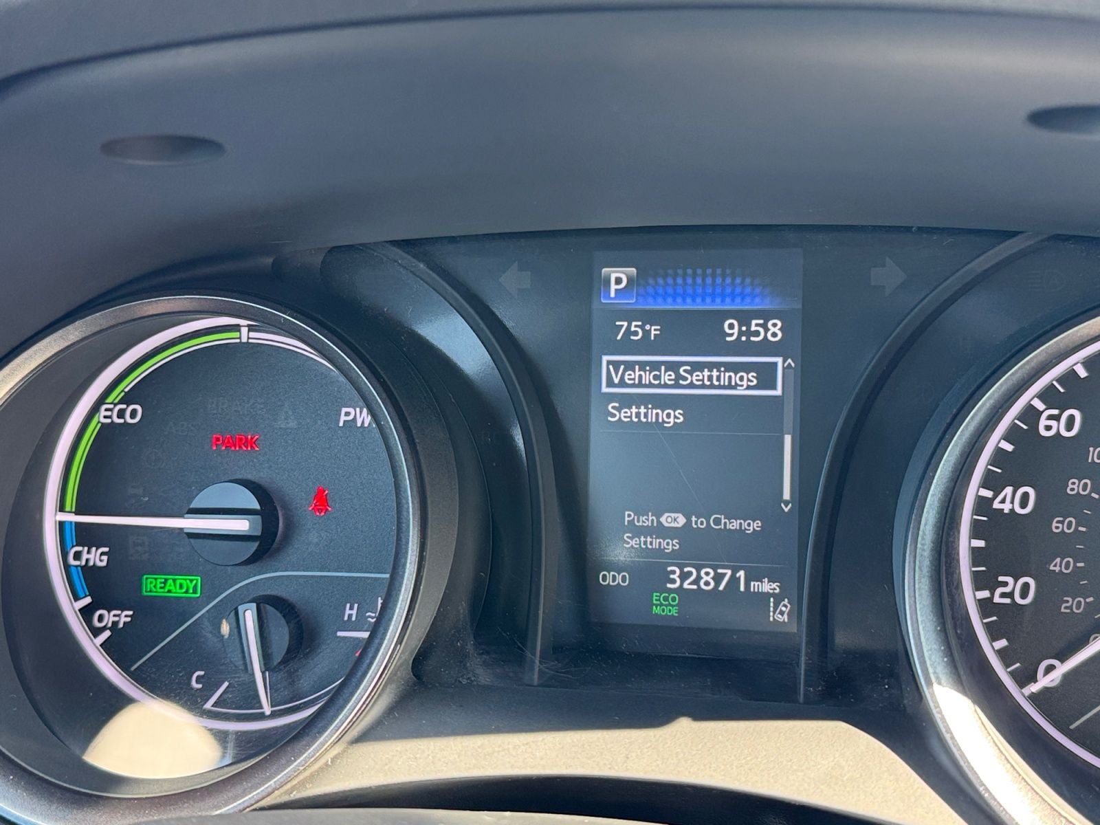 2024 Toyota Camry Hybrid SE