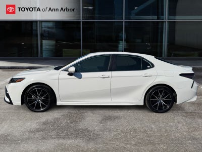 2024 Toyota Camry Hybrid SE
