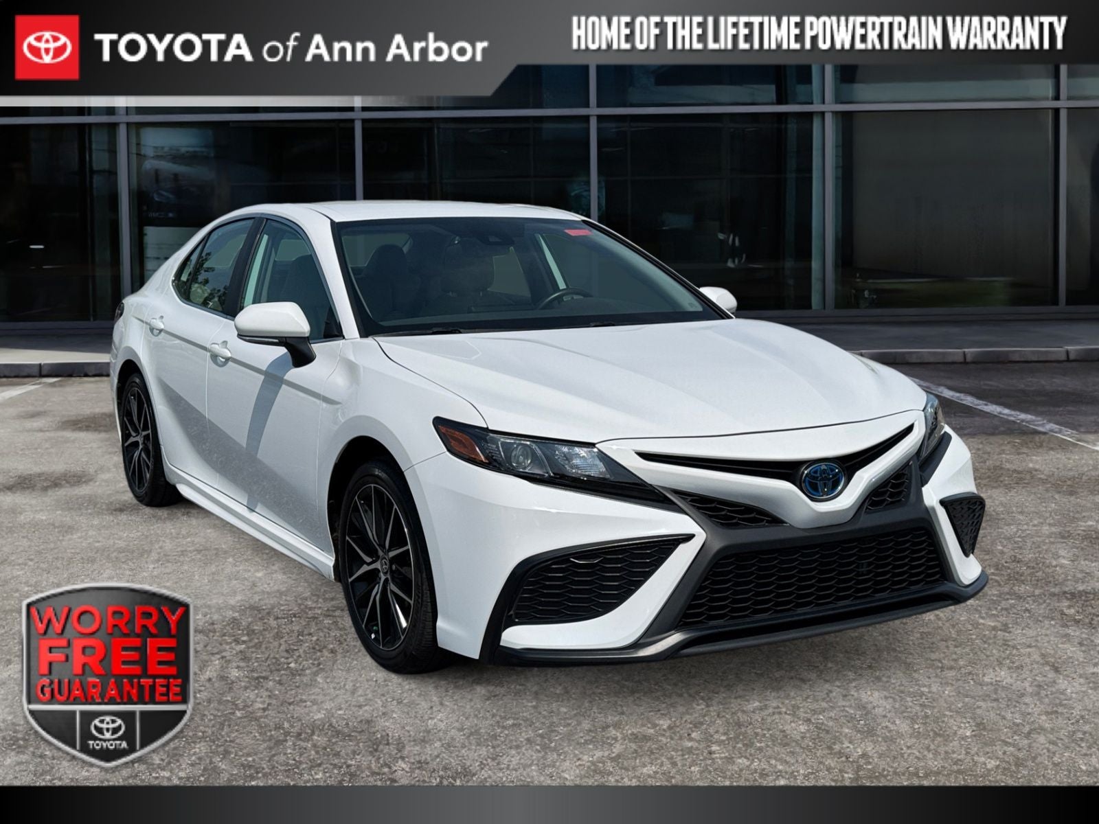 2024 Toyota Camry Hybrid SE