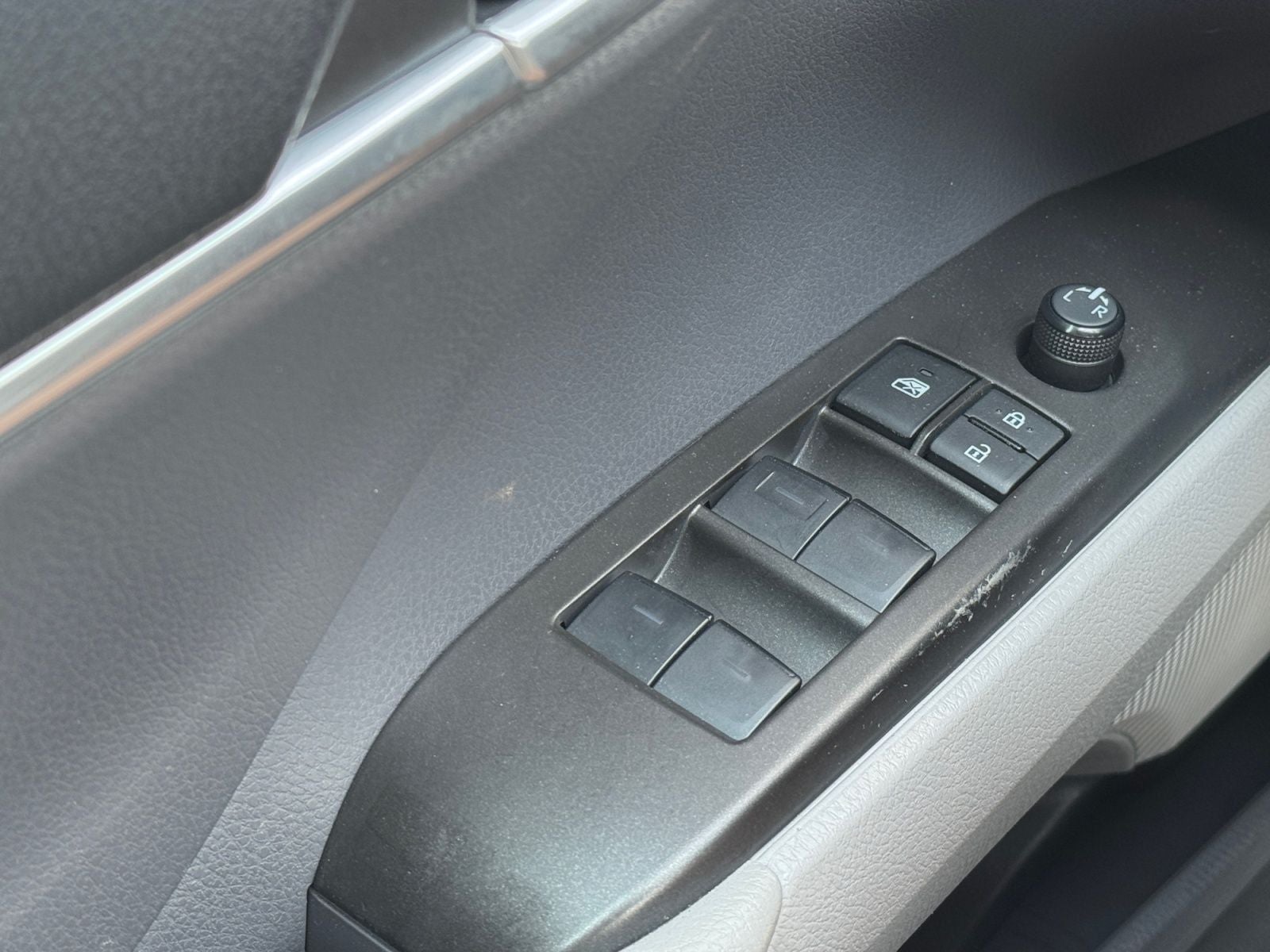 2024 Toyota Camry Hybrid SE