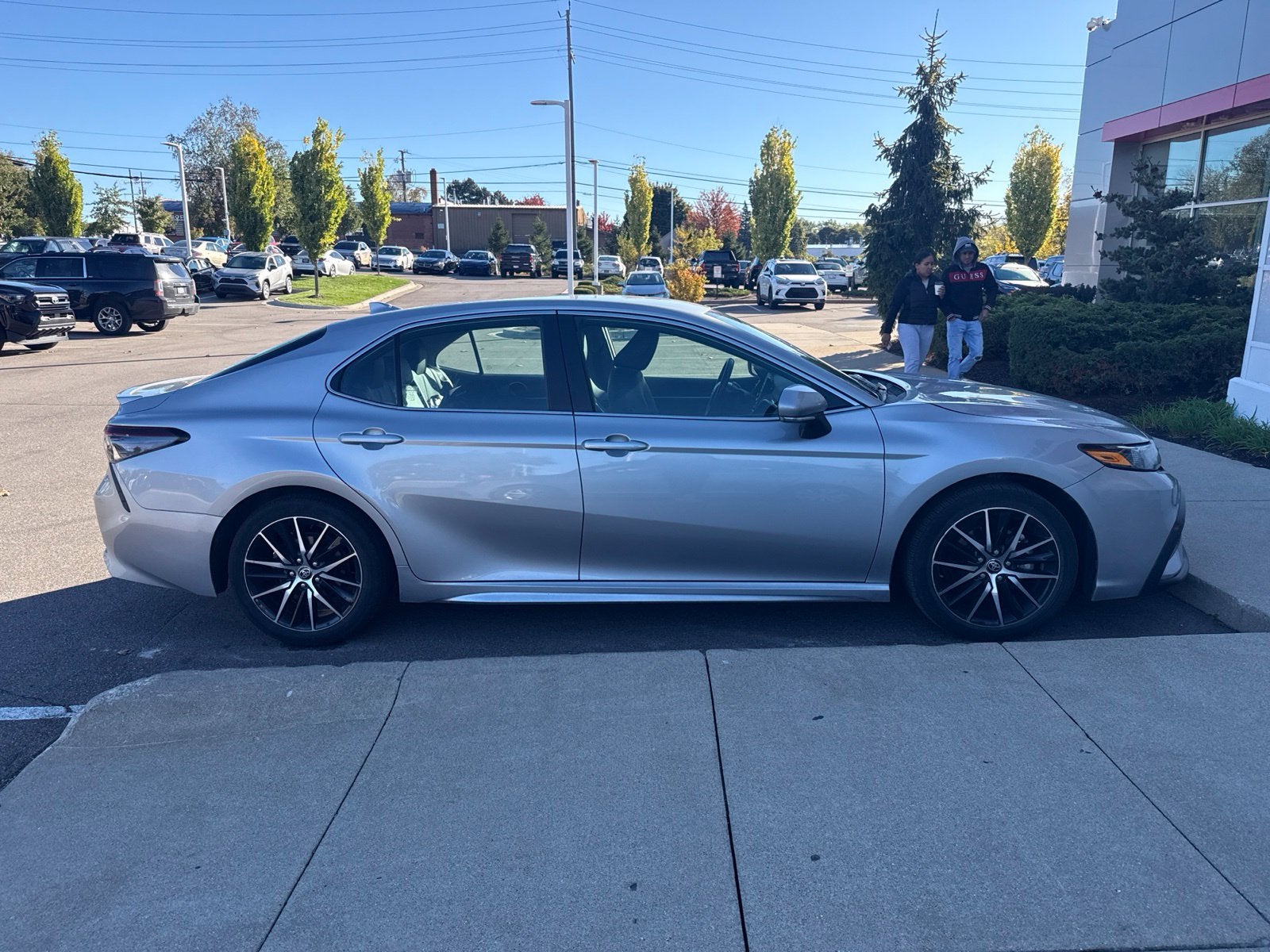 2024 Toyota Camry Hybrid SE