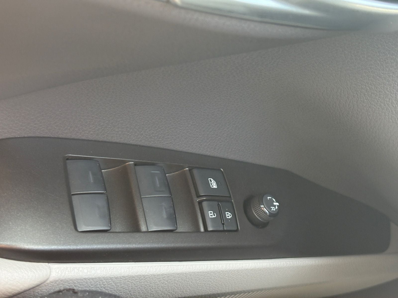 2024 Toyota Camry Hybrid SE