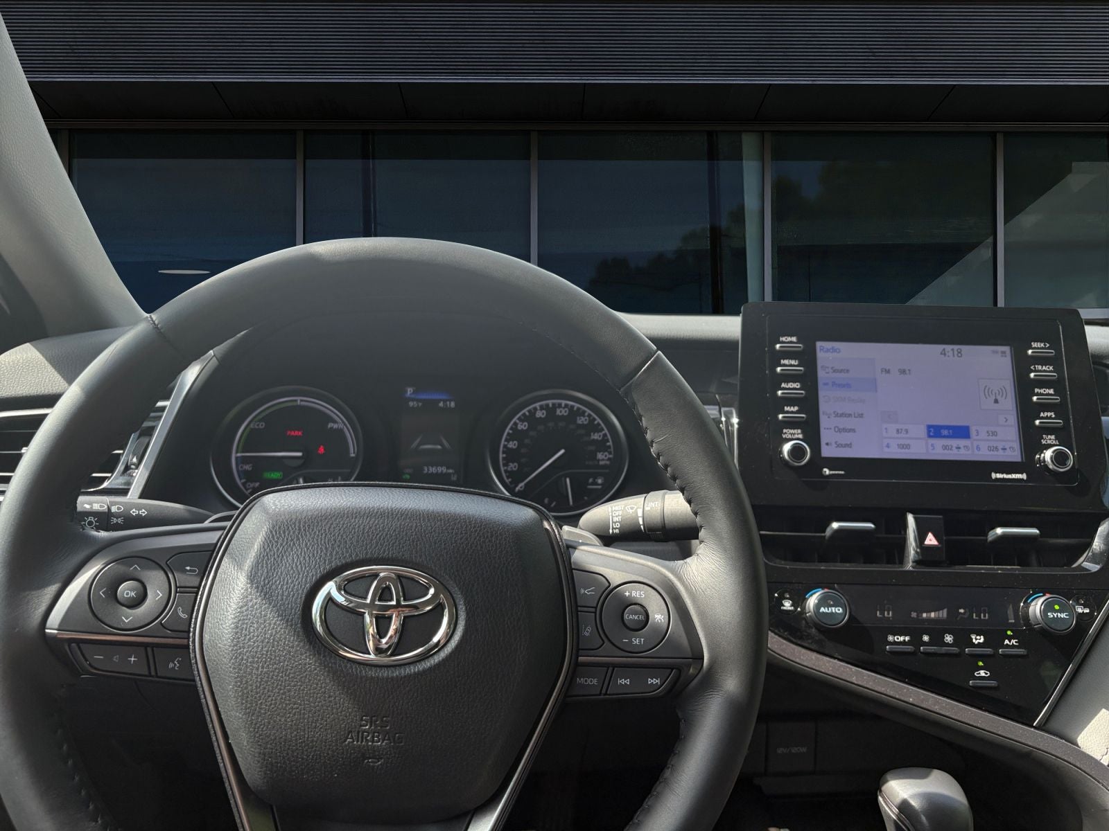 2024 Toyota Camry Hybrid SE