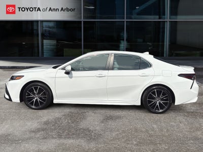 2024 Toyota Camry Hybrid SE
