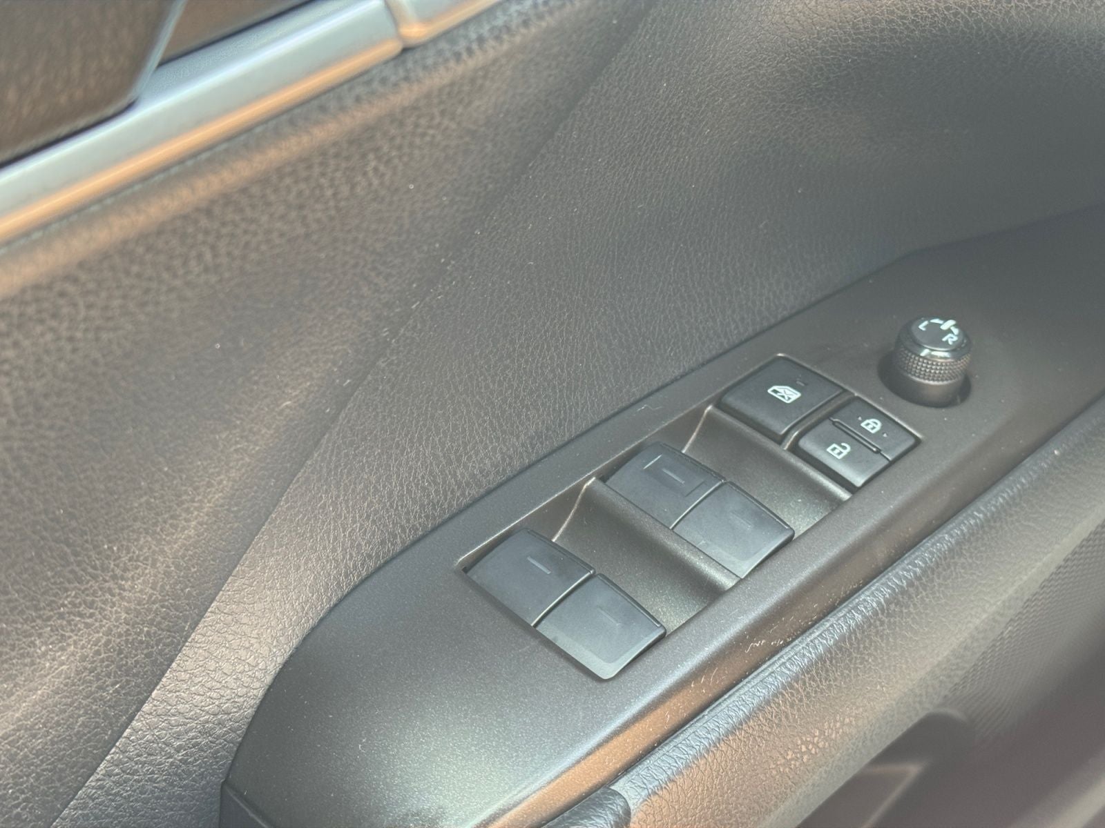 2023 Toyota Camry Hybrid SE