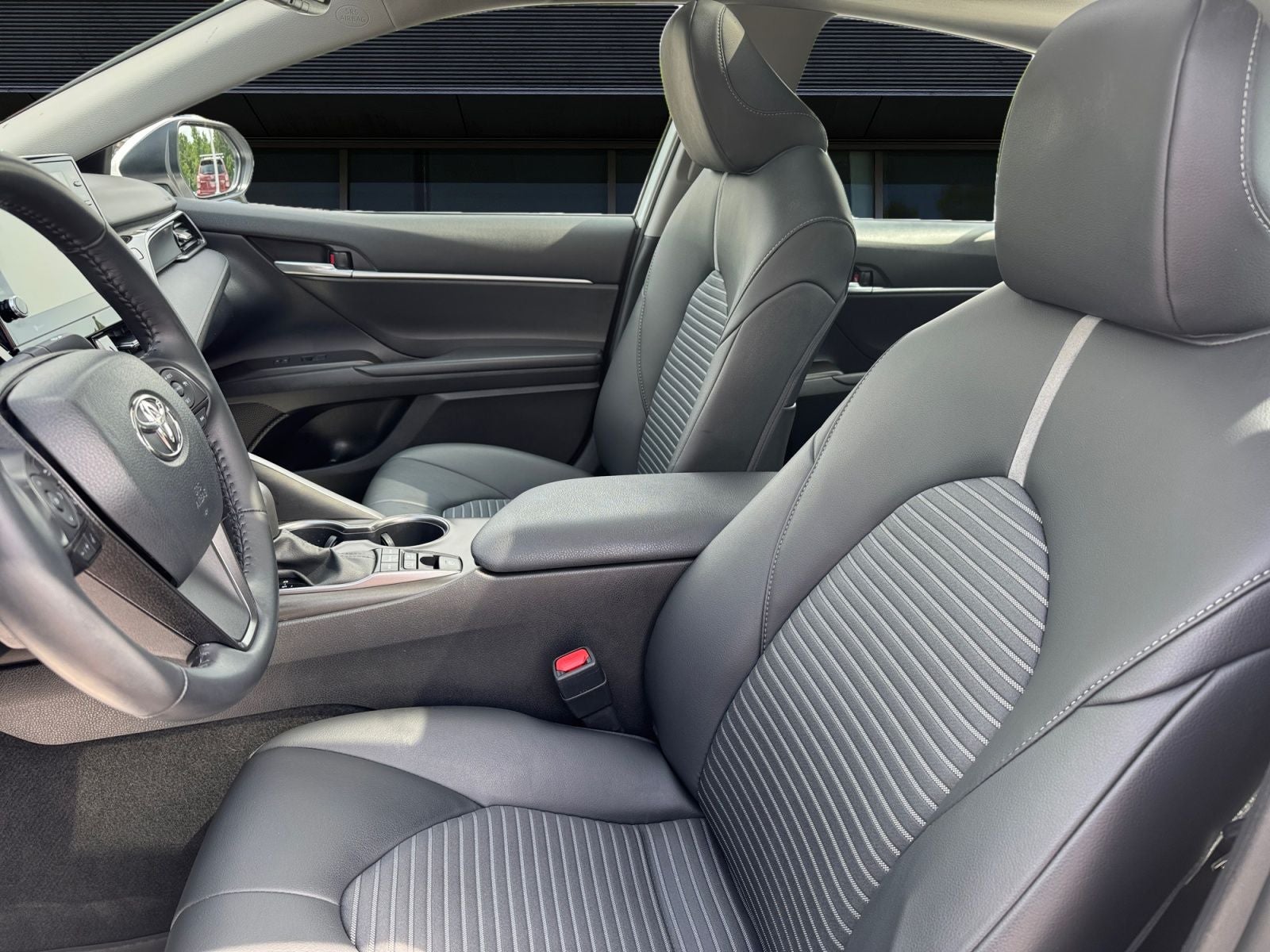 2023 Toyota Camry Hybrid SE