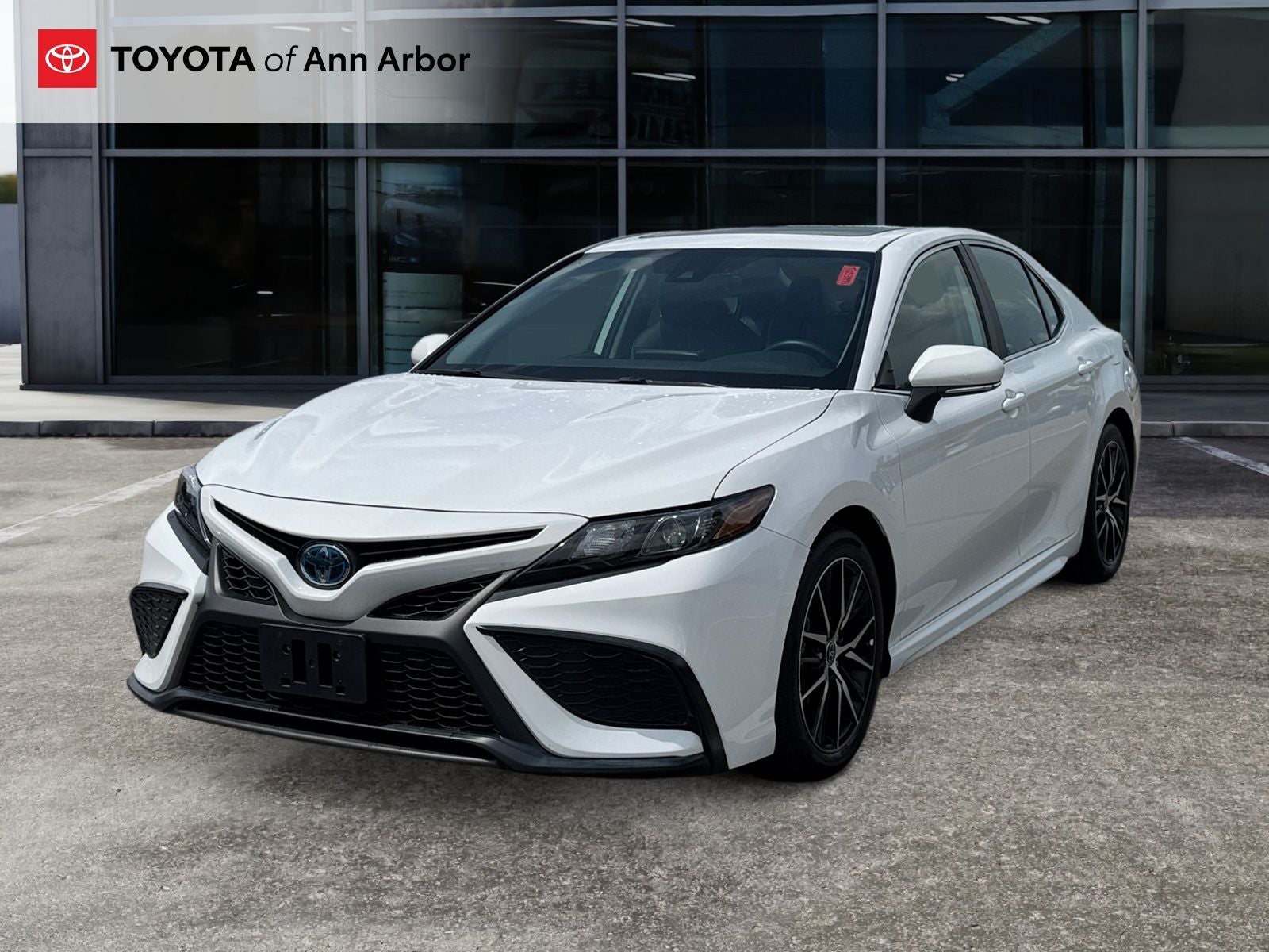 2023 Toyota Camry Hybrid SE