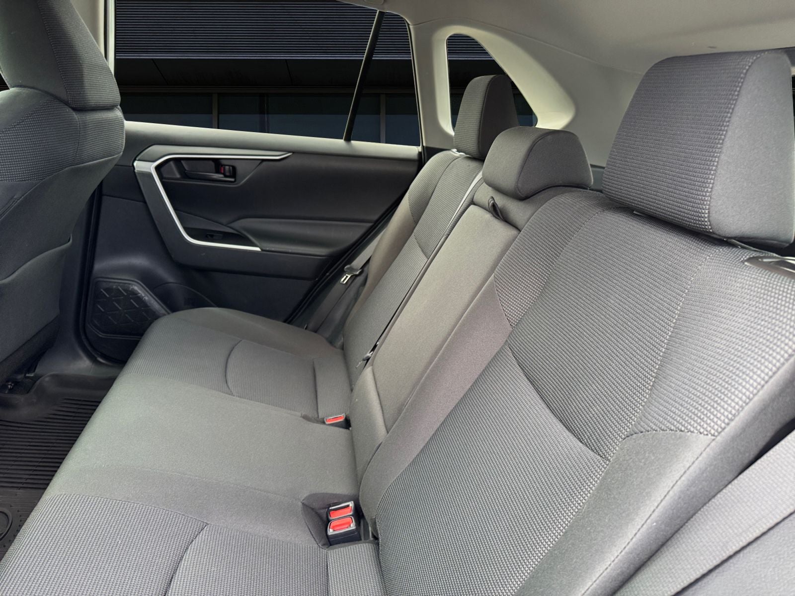 2020 Toyota RAV4 Hybrid LE