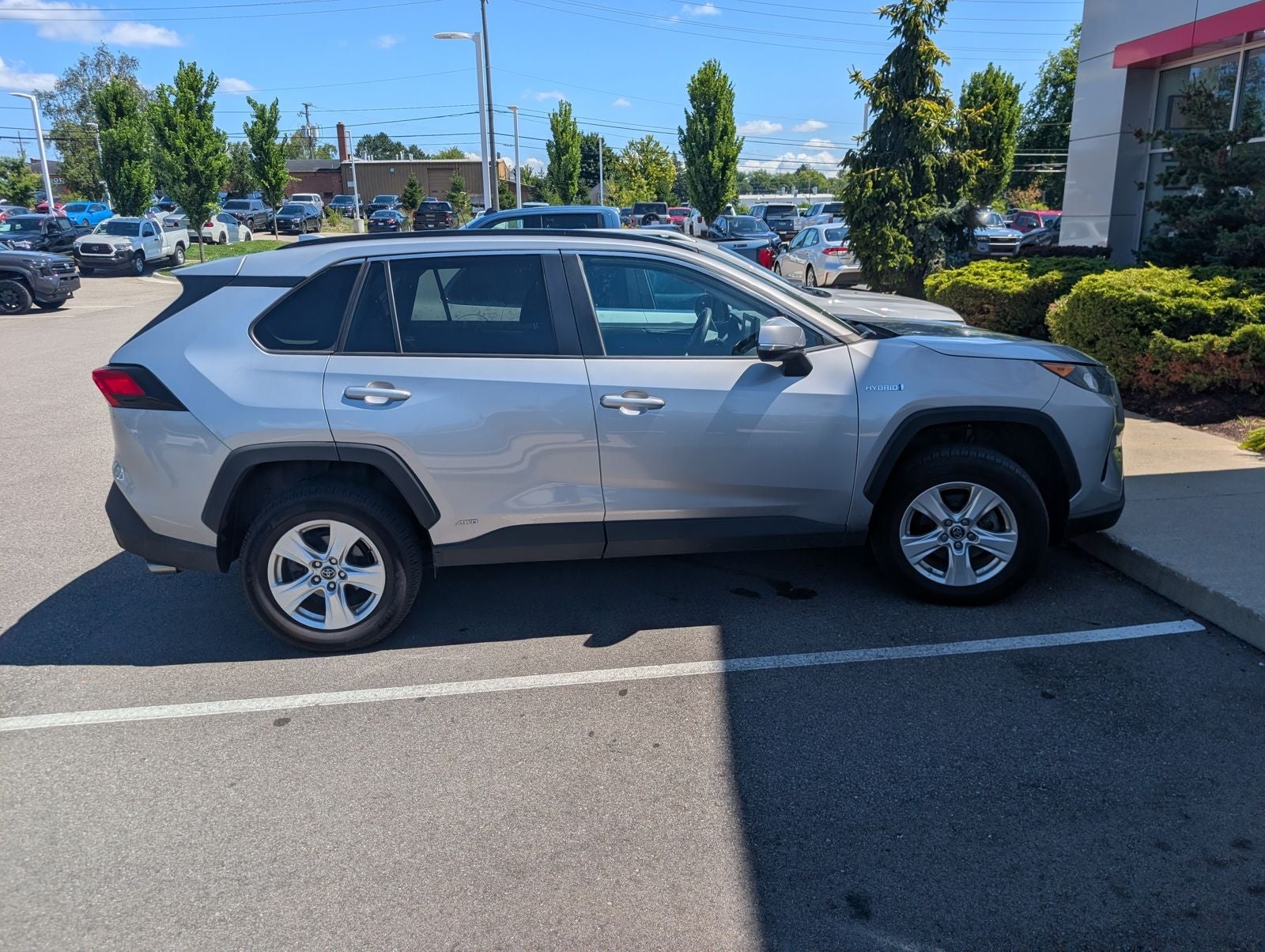 2020 Toyota RAV4 Hybrid LE