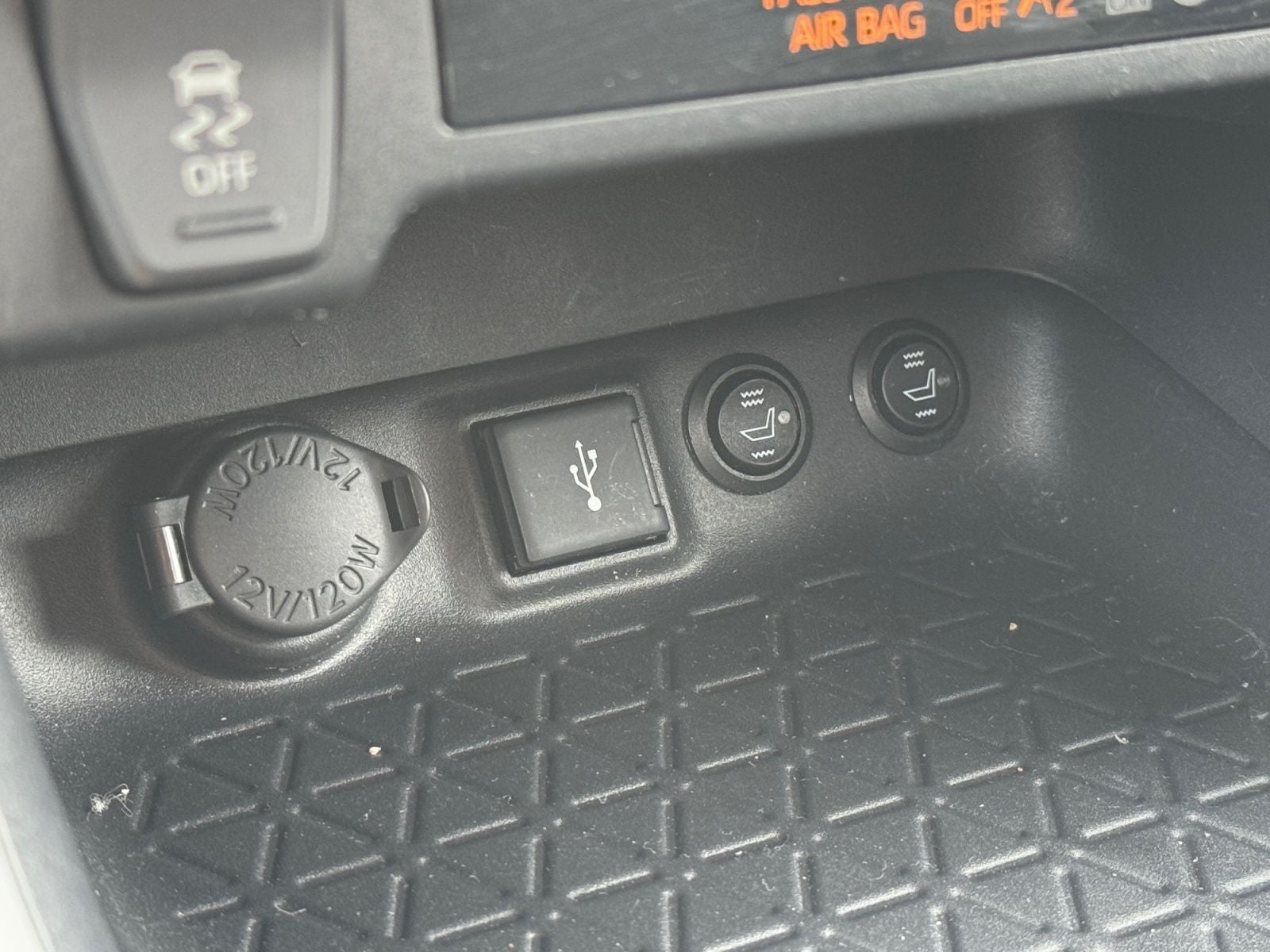 2020 Toyota RAV4 Hybrid LE