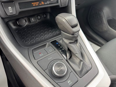 2020 Toyota RAV4 Hybrid LE
