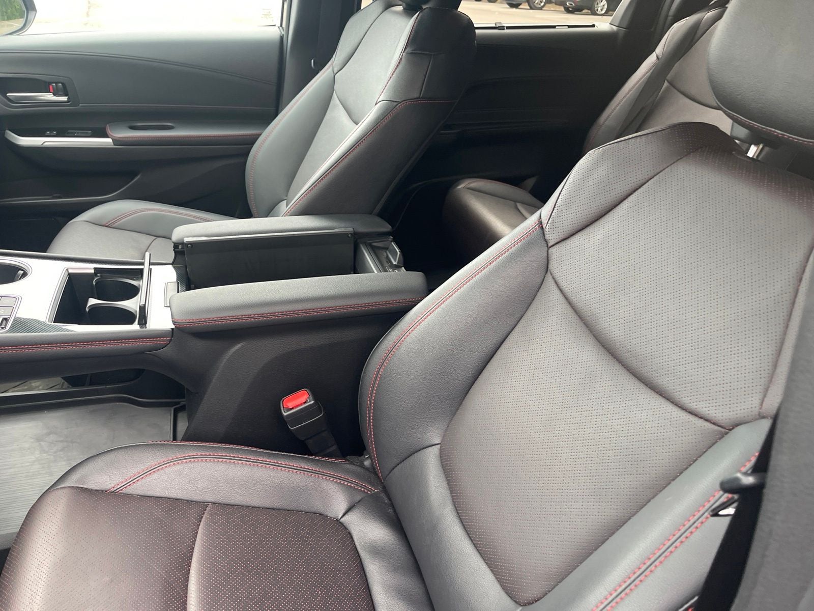 2025 Toyota Sienna Base
