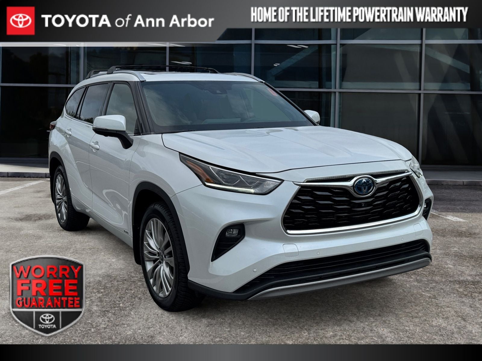 2023 Toyota Highlander Hybrid Platinum