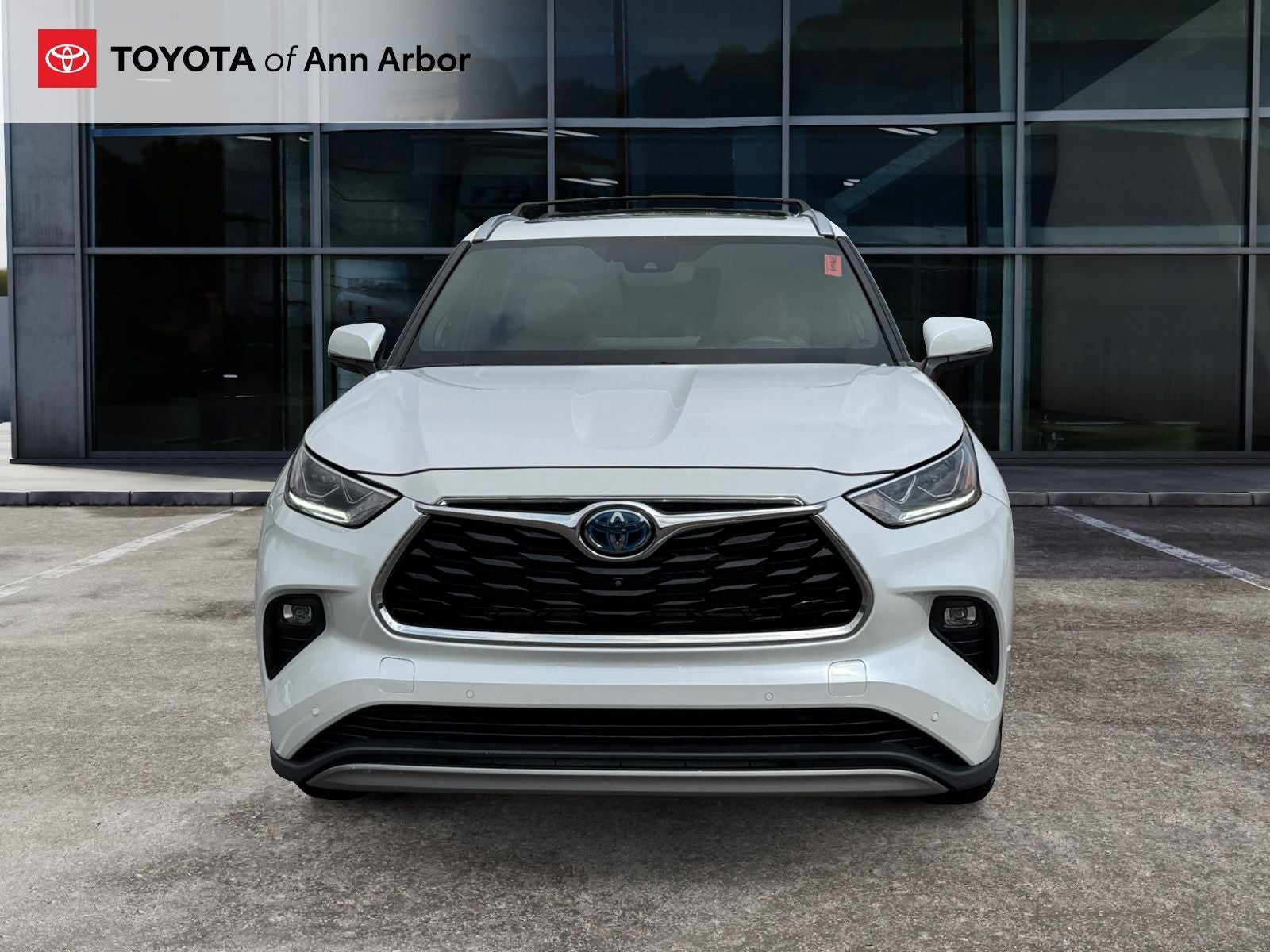 2023 Toyota Highlander Hybrid Platinum