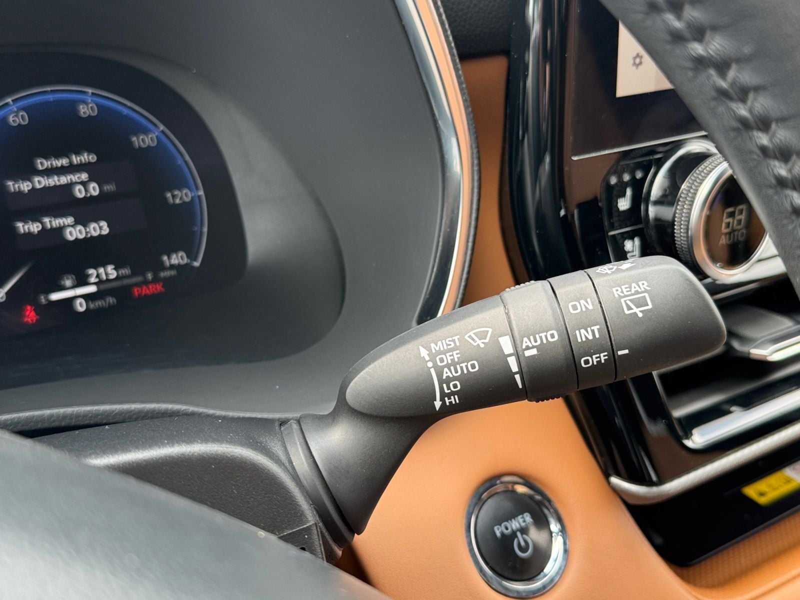 2023 Toyota Highlander Hybrid Platinum