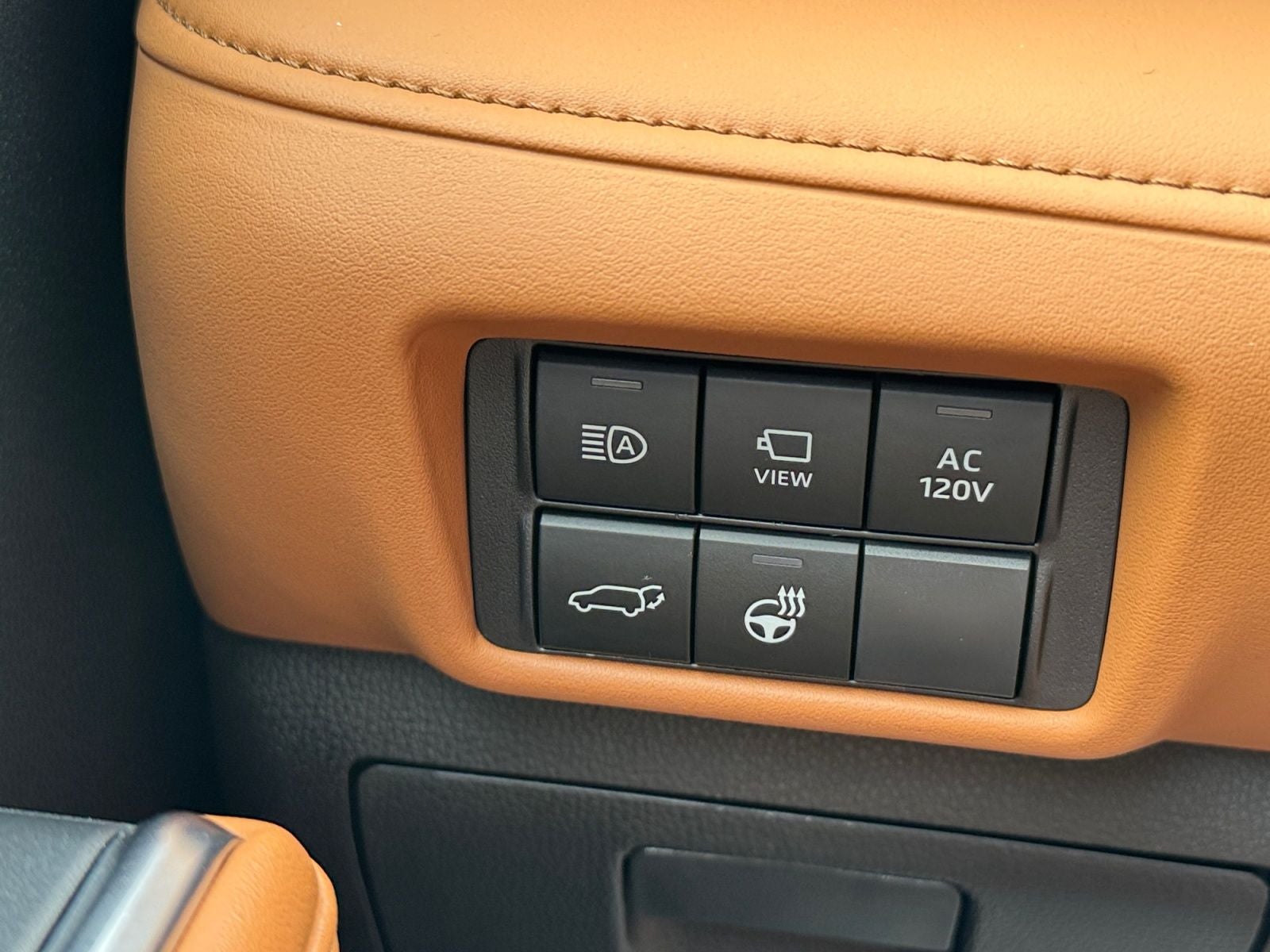 2023 Toyota Highlander Hybrid Platinum