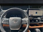 2023 Toyota Highlander Hybrid Platinum