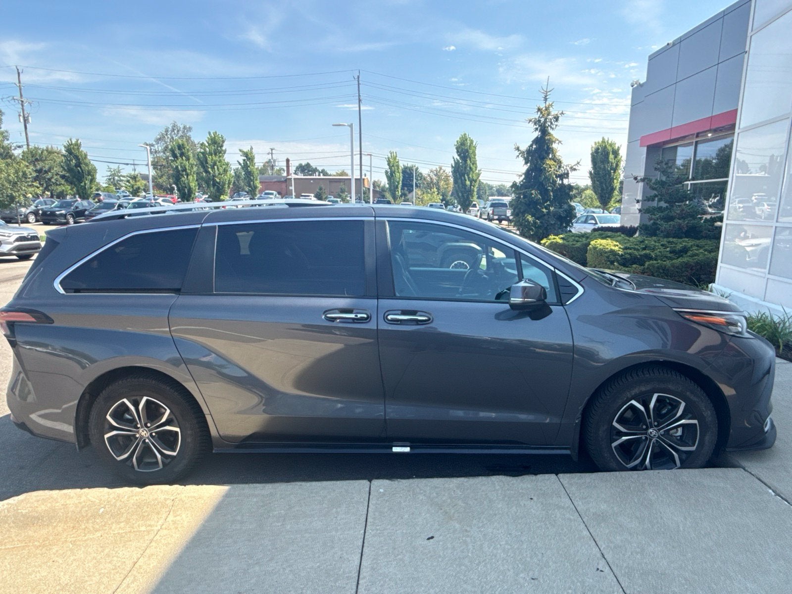 2025 Toyota Sienna Platinum 7 Passenger