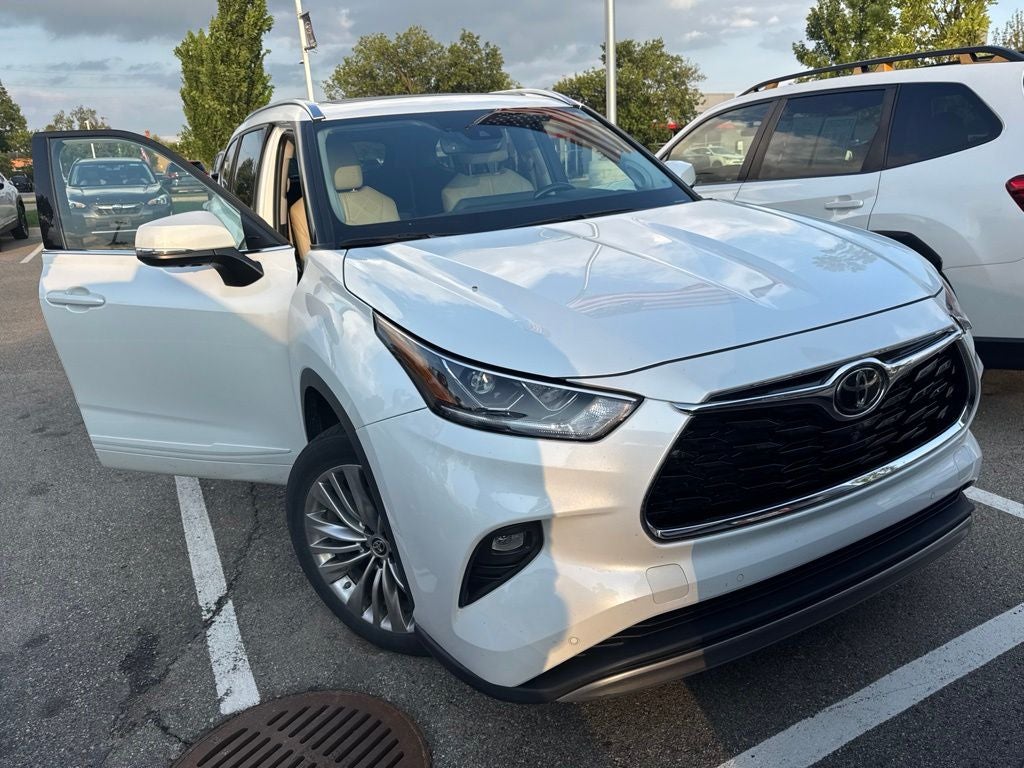 2022 Toyota Highlander Platinum