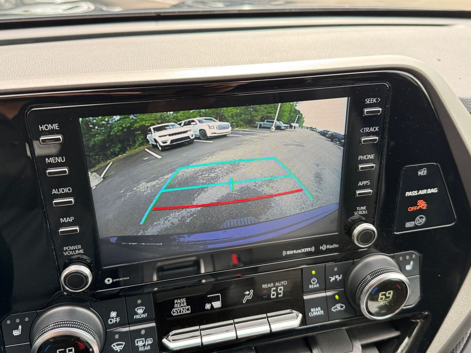 2020 Toyota Highlander Hybrid XLE