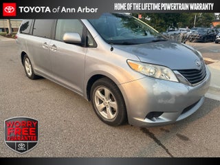 2012 Toyota Sienna LE 8 Passenger
