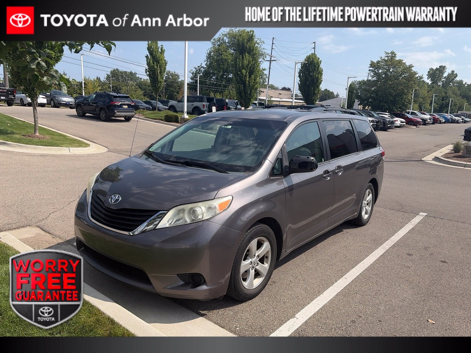 2013 Toyota Sienna LE 8 Passenger