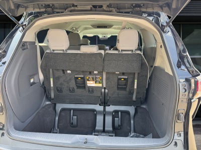 2024 Toyota Sienna LE 8 Passenger