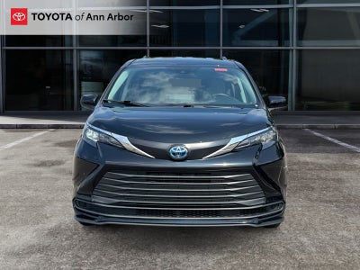 2024 Toyota Sienna LE 8 Passenger