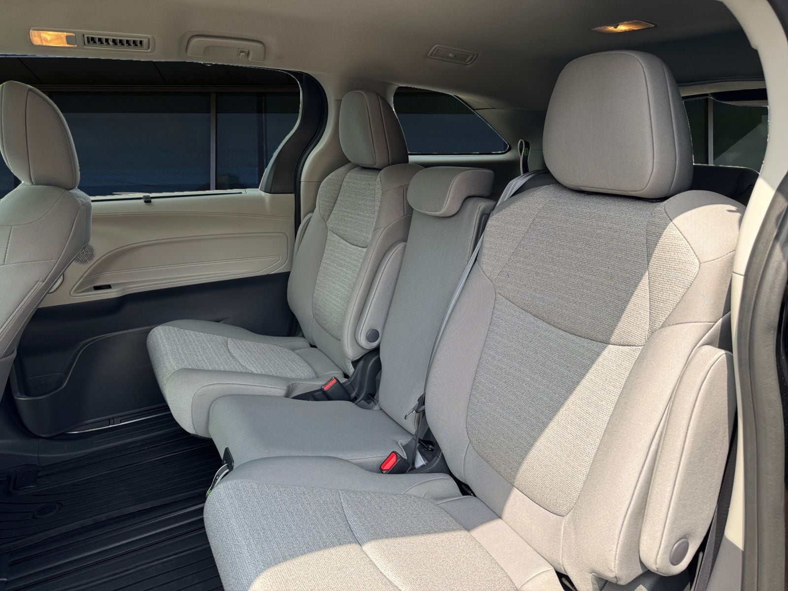 2024 Toyota Sienna LE 8 Passenger