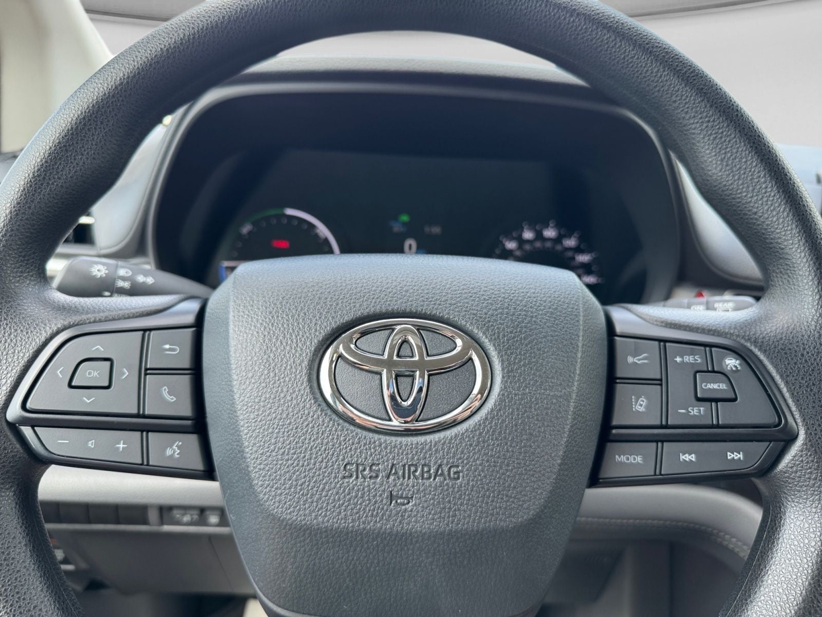 2024 Toyota Sienna LE 8 Passenger