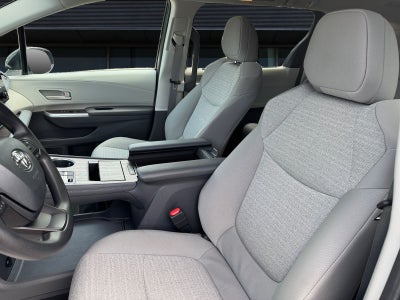 2024 Toyota Sienna LE 8 Passenger