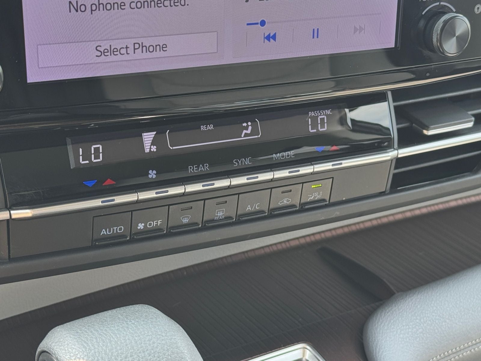 2024 Toyota Sienna LE 8 Passenger