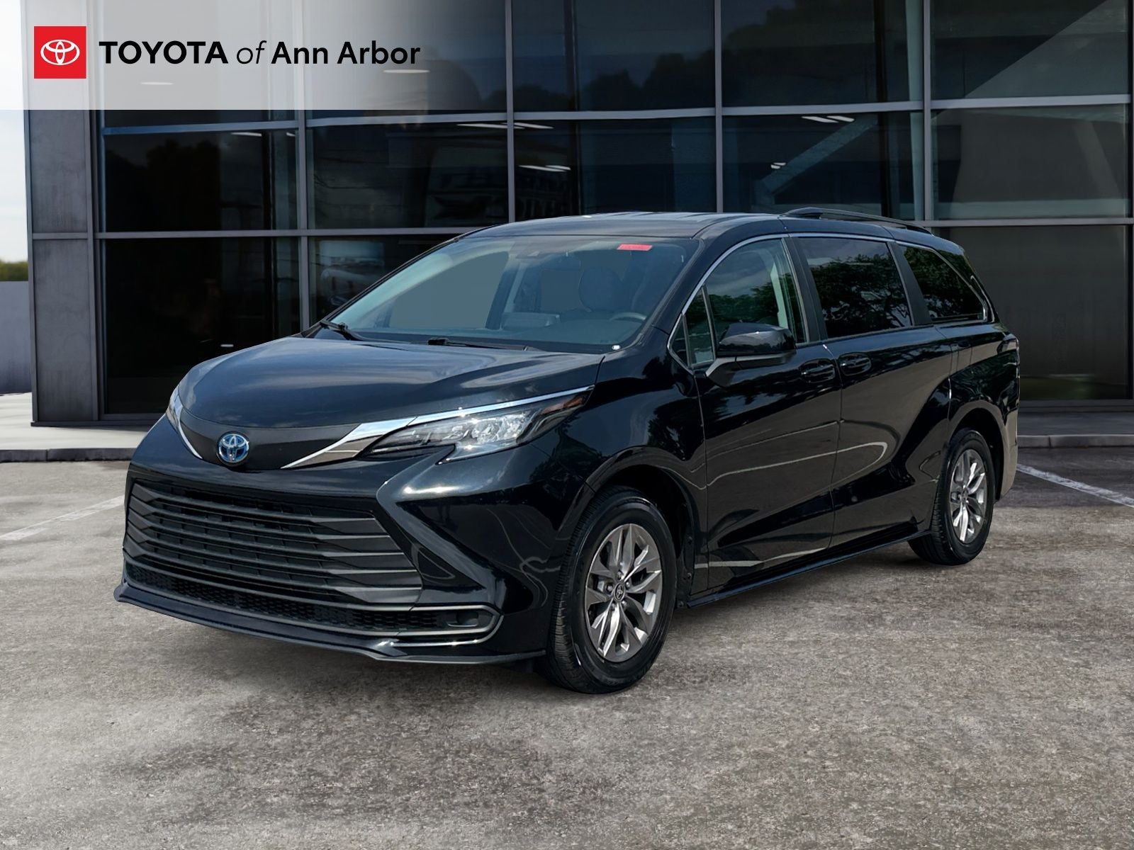 2024 Toyota Sienna LE 8 Passenger