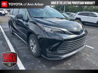 2024 Toyota Sienna LE 8 Passenger