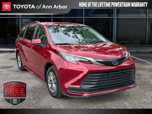 2024 Toyota Sienna LE 8 Passenger