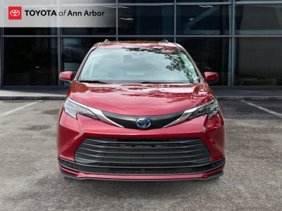 2024 Toyota Sienna LE 8 Passenger